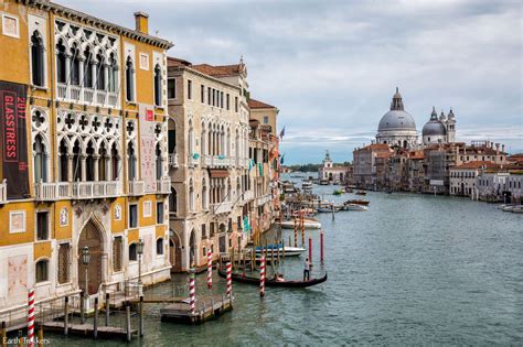  A Dream of Venice: A Photographic Voyage Through Time and Light